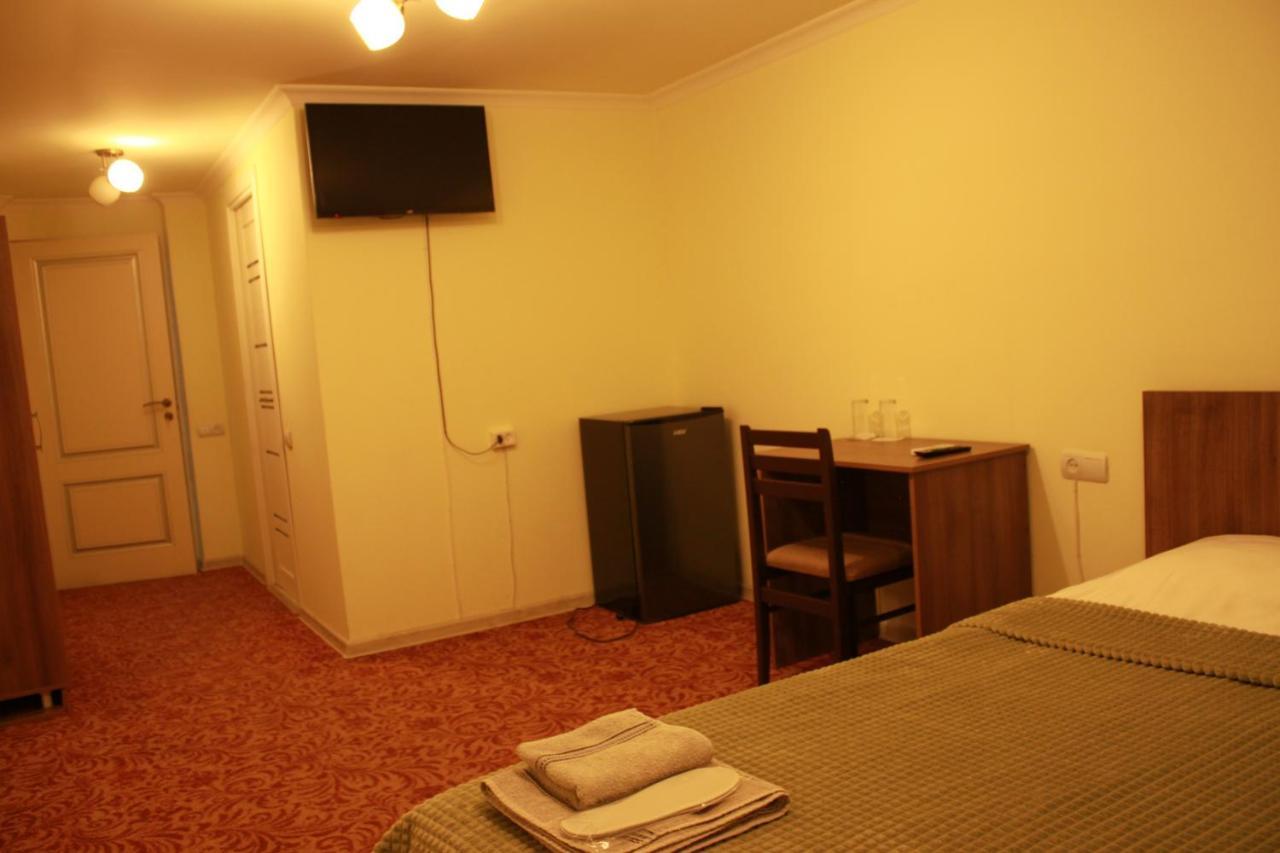 Hotel international Erivan Exterior foto